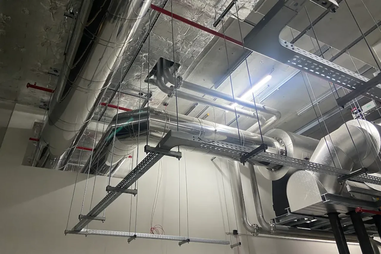 datacenter noodstroominstallatie met SCR emissiereductie