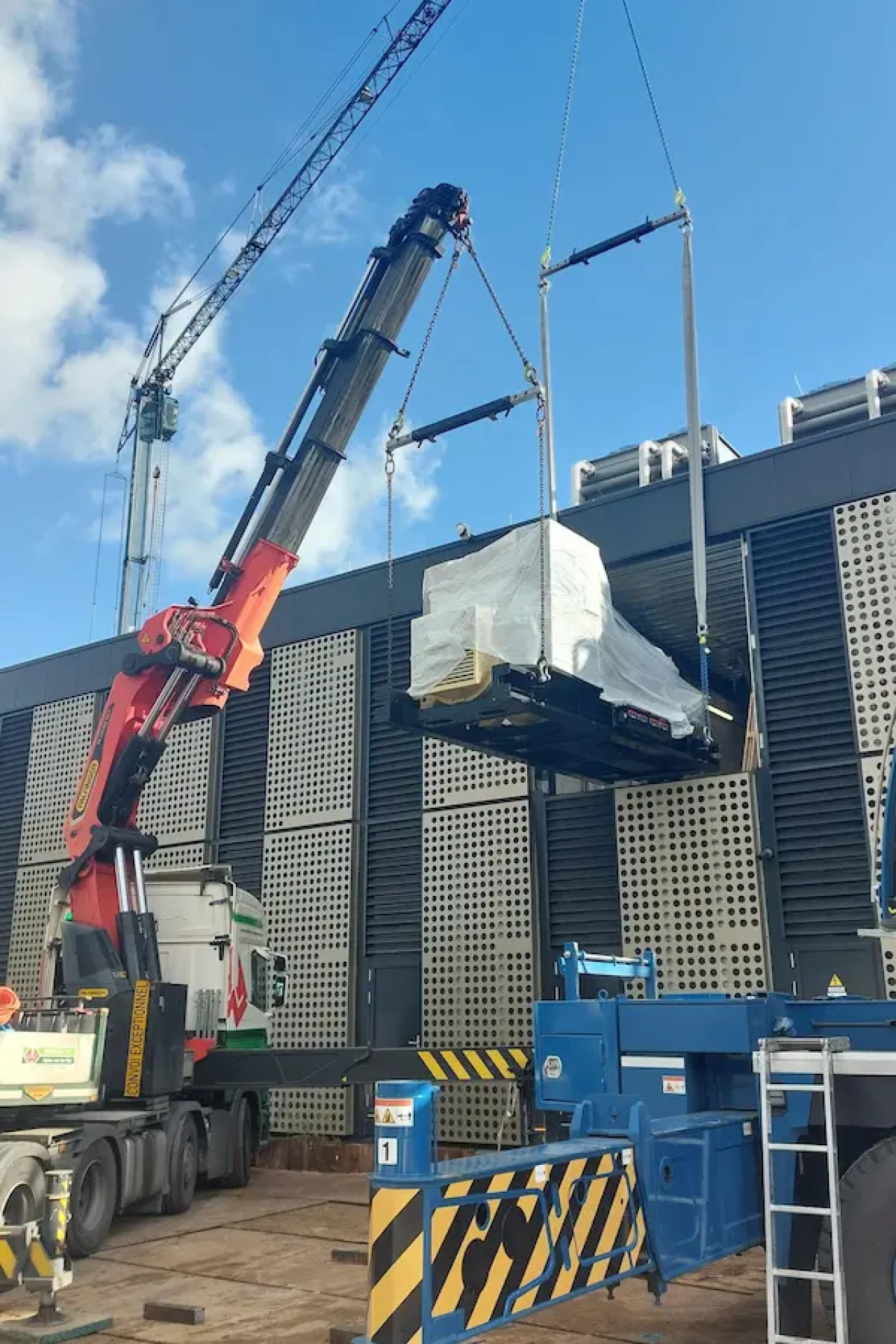 datacenter noodstroominstallatie met dieselaggregaten