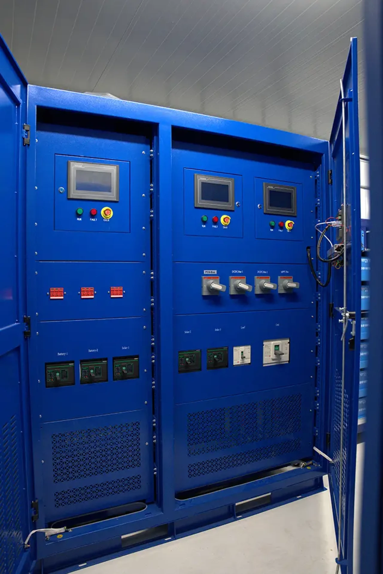 solid-state zoutbatterij met omvormers voor energieopslag